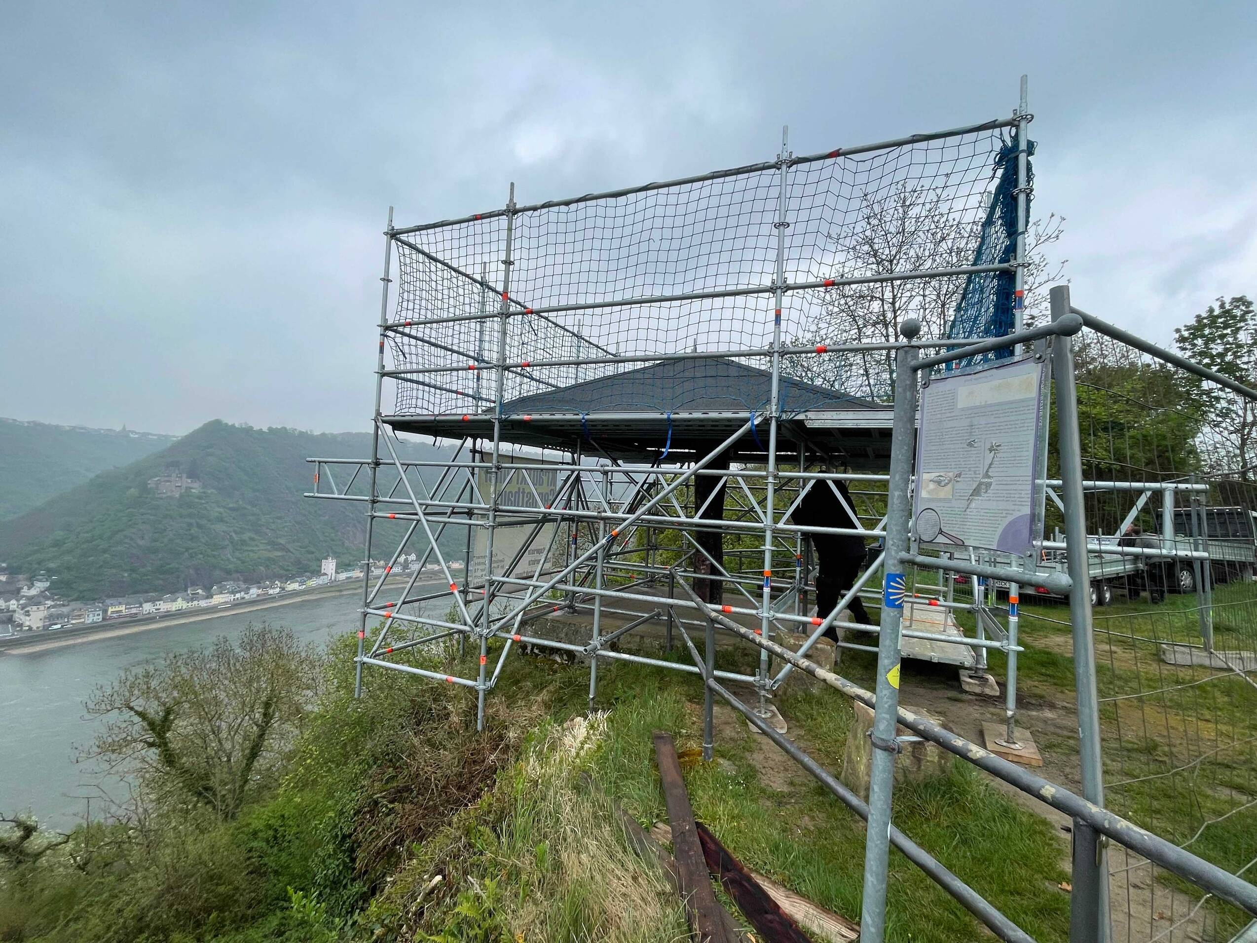Gerüstbau Boppard Sonderkonstruktion Statik Dachfang